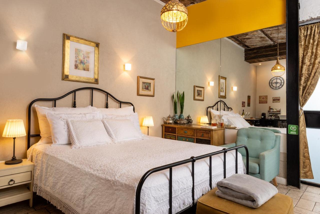 Trieste Neve Tzedek Boutique Suites Tel Aviv Ngoại thất bức ảnh