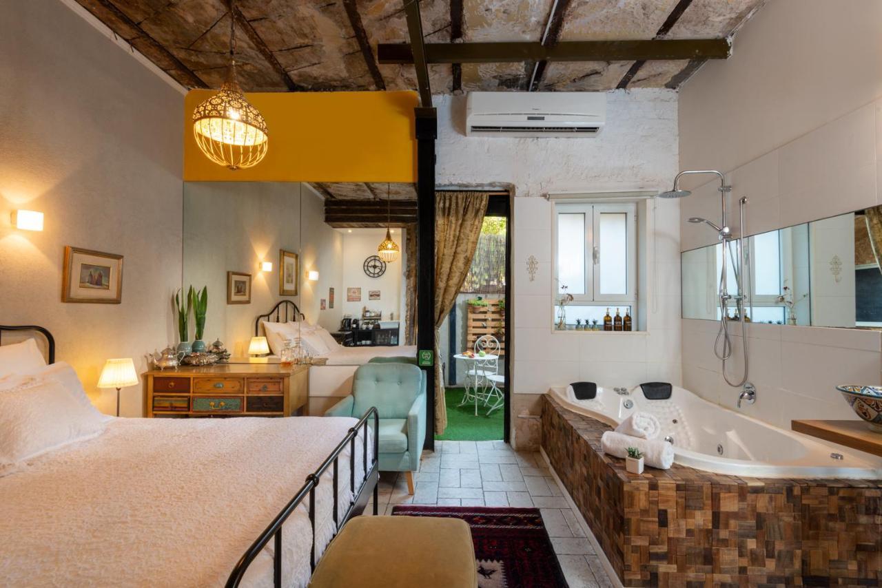 Trieste Neve Tzedek Boutique Suites Tel Aviv Ngoại thất bức ảnh