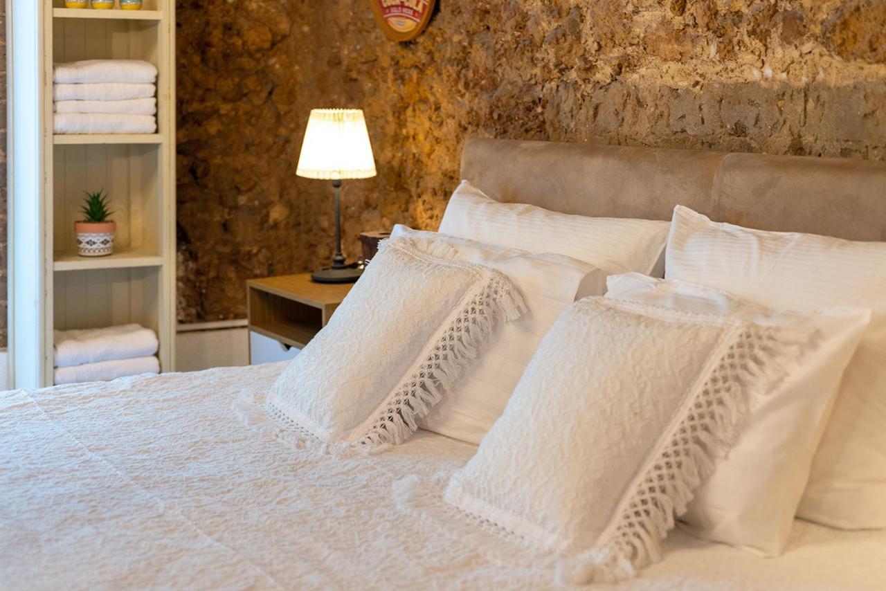 Trieste Neve Tzedek Boutique Suites Tel Aviv Ngoại thất bức ảnh
