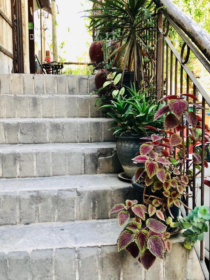Trieste Neve Tzedek Boutique Suites Tel Aviv Ngoại thất bức ảnh