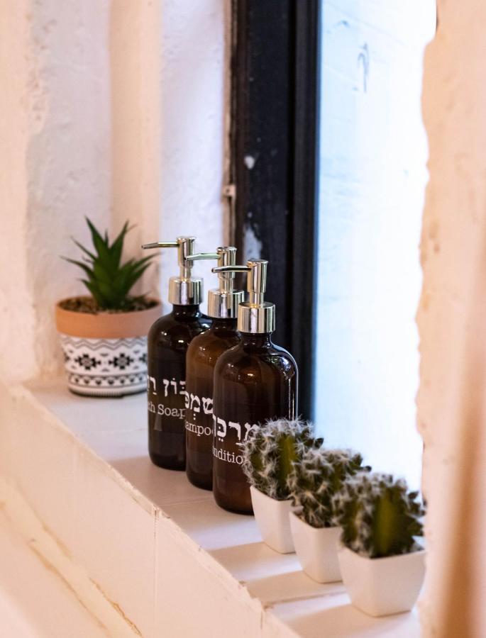 Trieste Neve Tzedek Boutique Suites Tel Aviv Ngoại thất bức ảnh